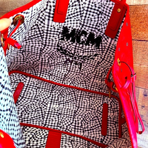 MCM Visetos Red Large Liz Reversible Logo Shopper Tote - Picture 16 of 16